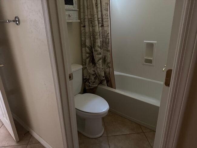 Building Photo - Modern Shared Home with Private Rooms & Full Amenities