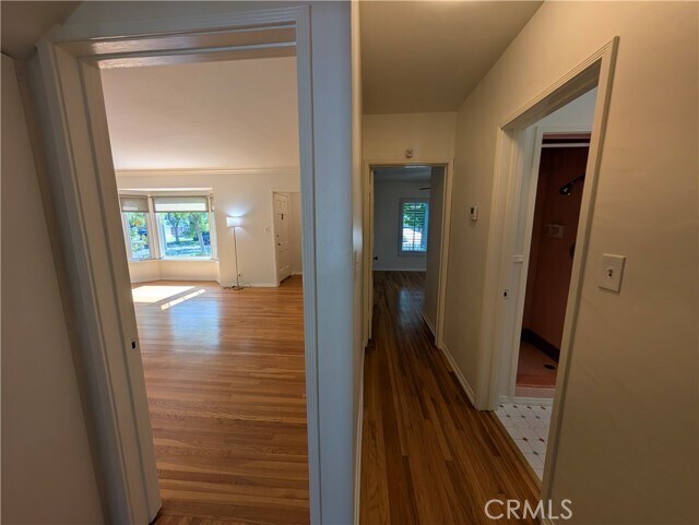 Building Photo - 582 N Sunnyslope Ave