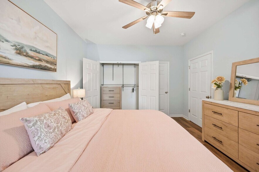 Building Photo - 138B Little River Run N