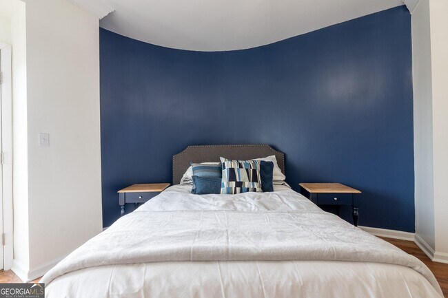 Building Photo - 2161 Peachtree Rd NE