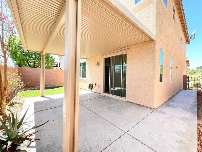 Building Photo - 930 Safe Sapphire Way