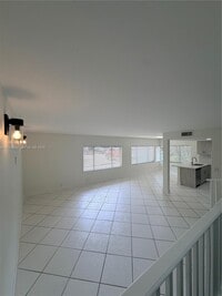 Building Photo - 4705 SW 62nd Ave