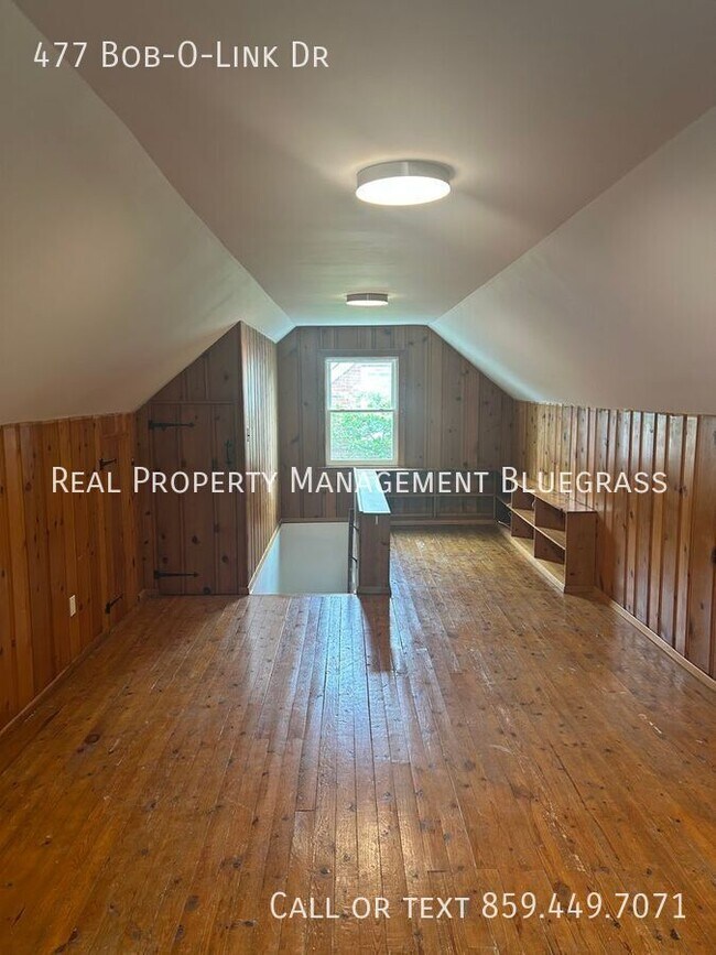 Building Photo - 477 Bob-O-Link Dr