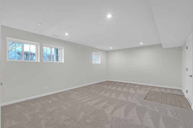 Building Photo - 780 Weller Dr