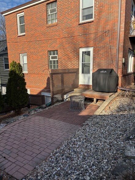 Outdoor Patio - 632 Wingra St