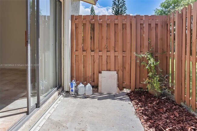Building Photo - 11521 SW 109th Rd