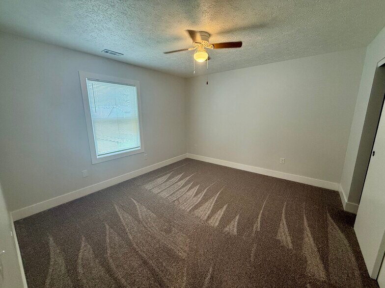 Building Photo - 6274 Sweetwater Ct