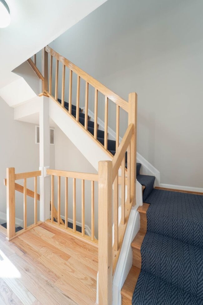 Building Photo - 1553 Templeton Pl