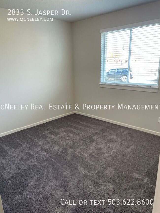 Building Photo - 2833 S Jasper Dr