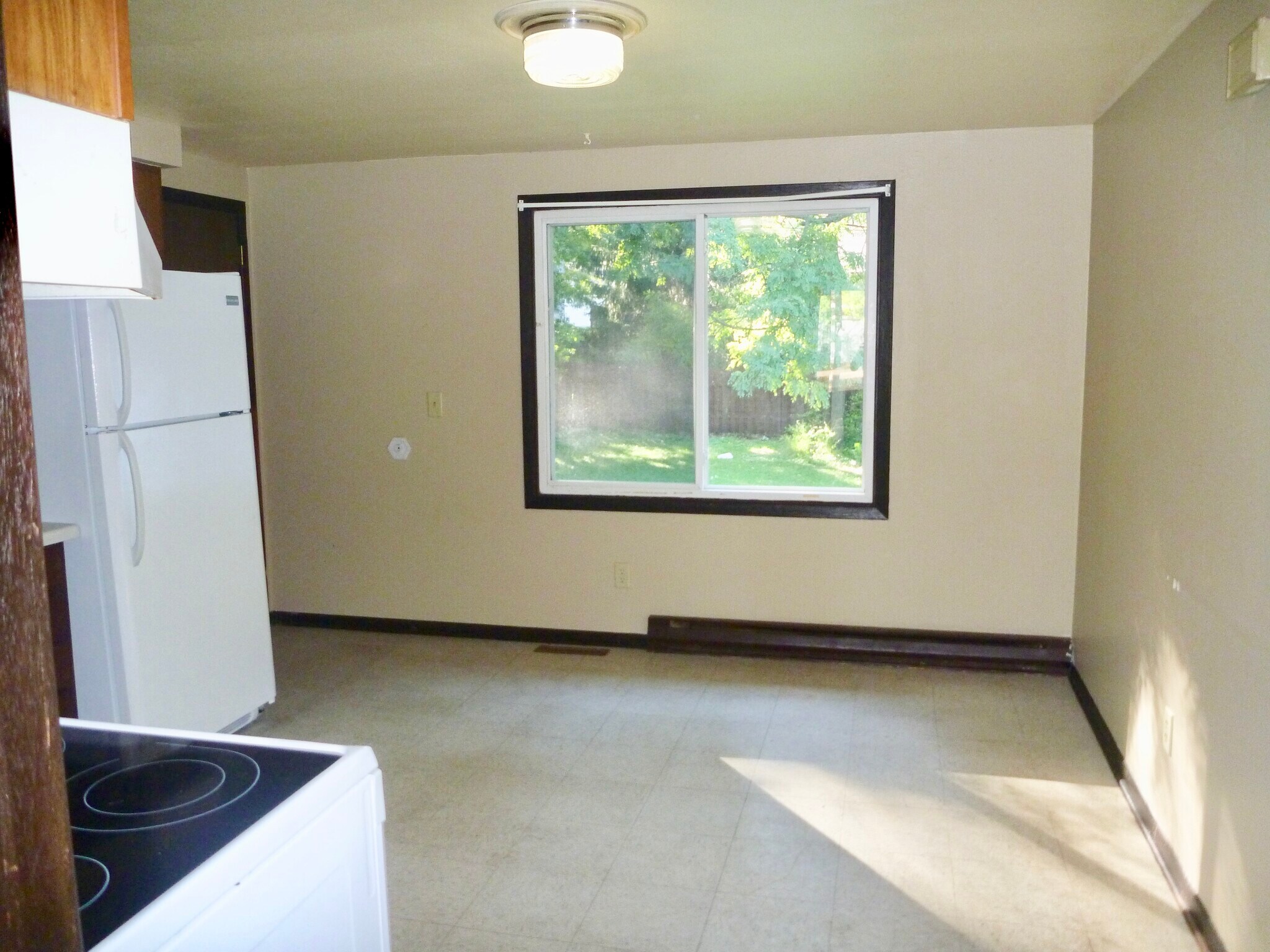 Building Photo - 3004 Beverly Hills Dr
