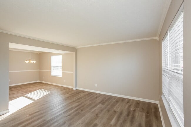 Building Photo - 6401 Kelsey Dr