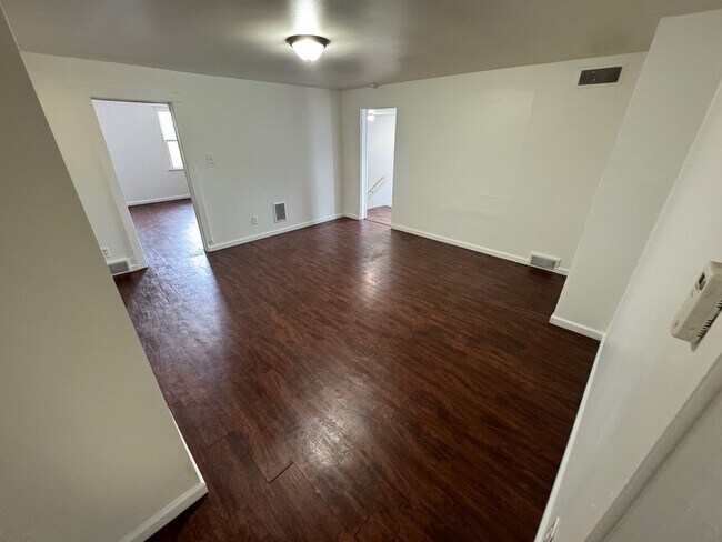 Building Photo - 2605 Walnut St