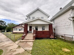 Building Photo - 3 Bedroom House - East Toledo