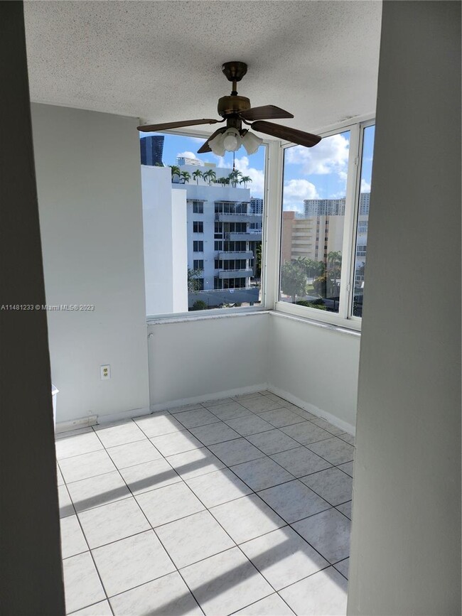 Building Photo - 250 180th Dr