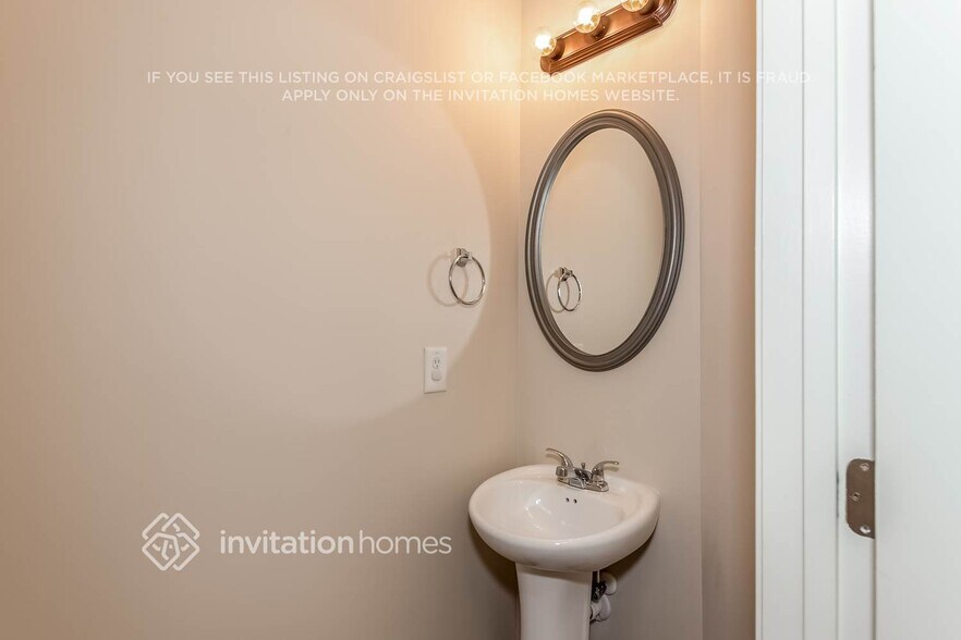 Building Photo - 4071 Oak Field Dr