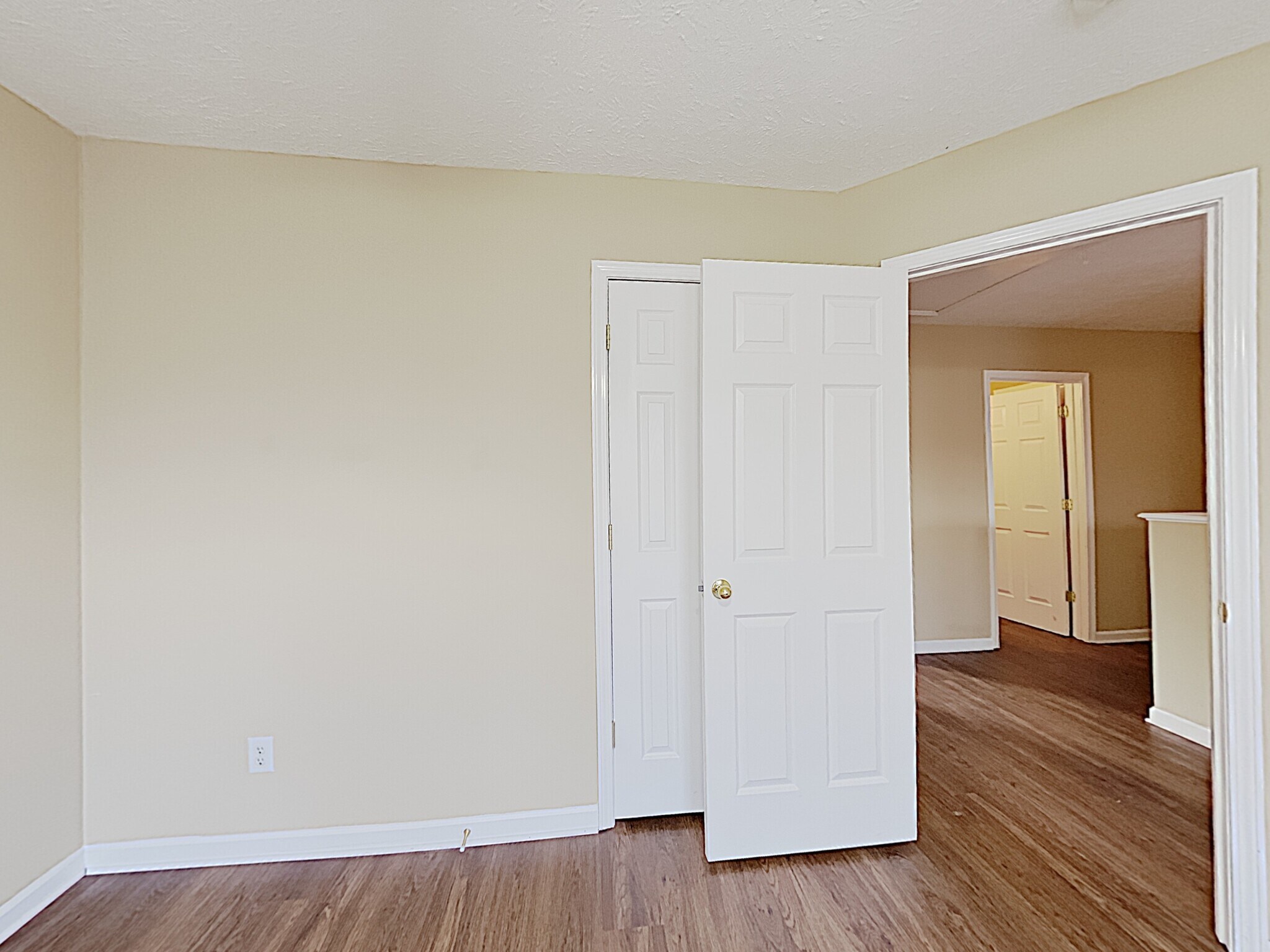 Building Photo - 158 Vintage Cir