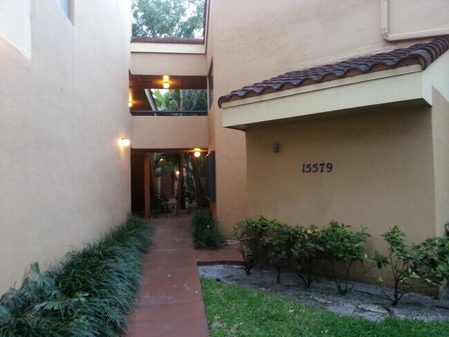 Primary Photo - 15579 Miami Lakeway N