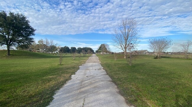 Building Photo - 32910 Morrison Rd