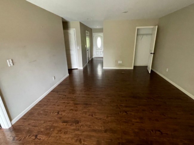 Building Photo - 228 Vanover Ln