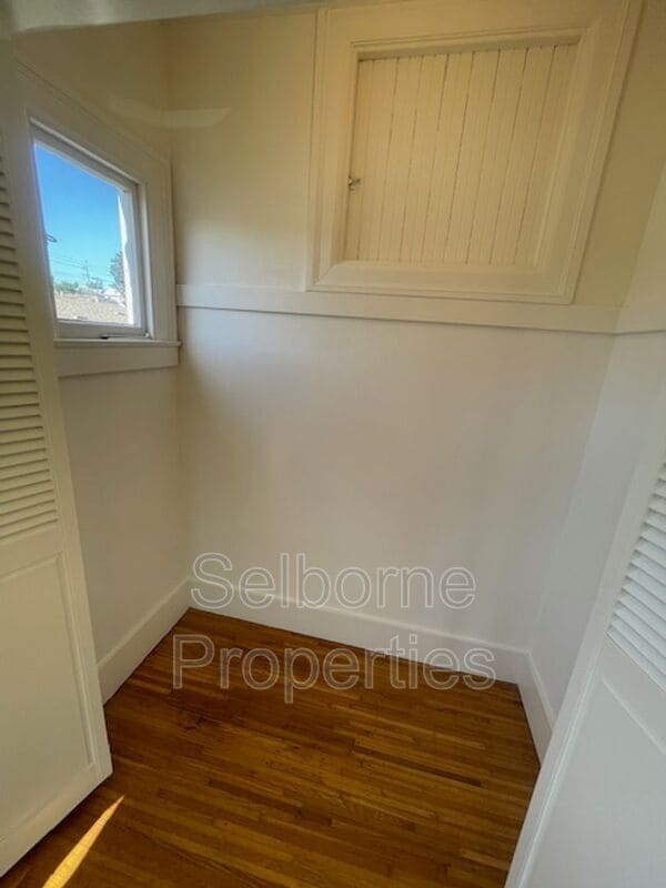 Building Photo - 1424 E 20th St
