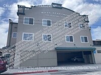 Building Photo - 541 Wave St
