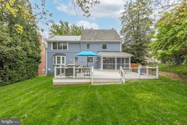 Building Photo - 3209 Thornapple St