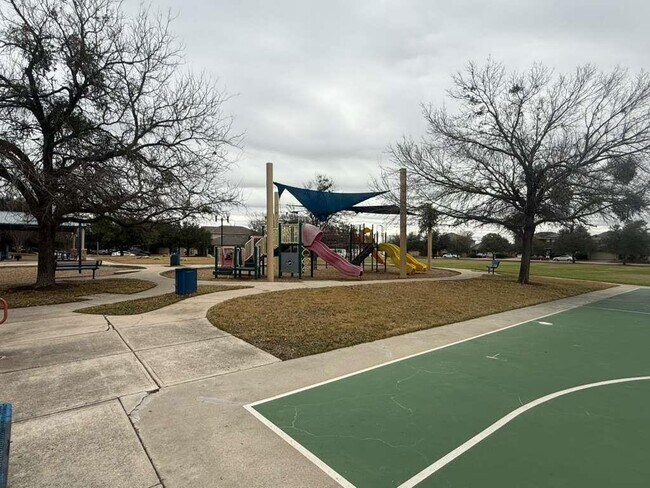 Building Photo - 17808 Majestic Elm Ln