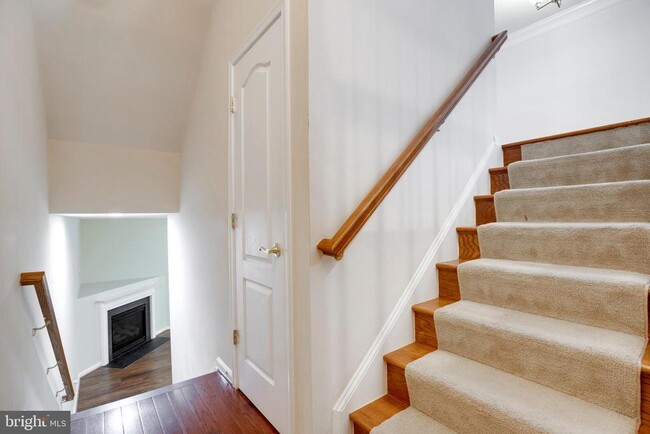 Building Photo - 4527 English Holly Dr