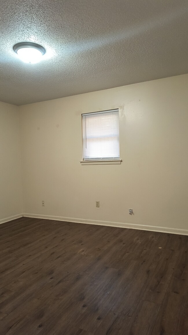 Building Photo - 2313 Starlite Dr