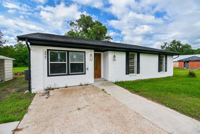Building Photo - 2847 County Rd 510A