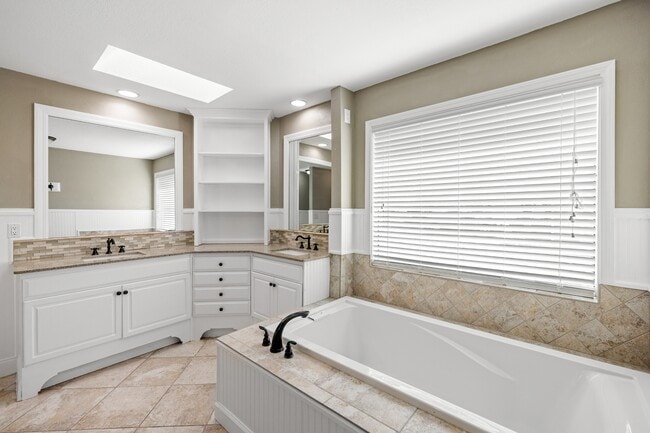 Building Photo - 1300 Windward Cir