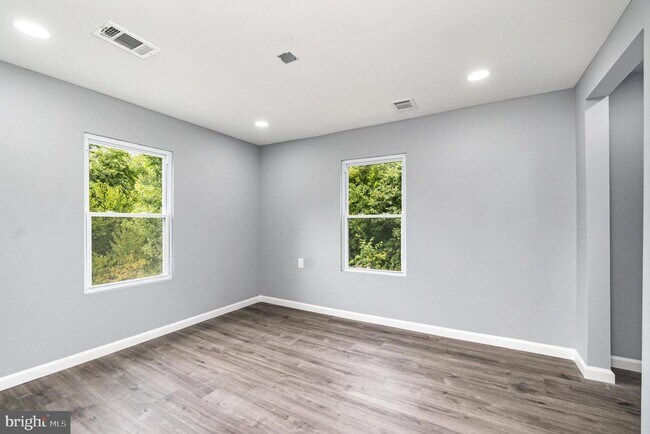 Building Photo - 1320 Conowingo Rd