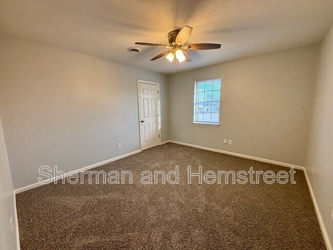 Building Photo - 263 Fairfax Pl