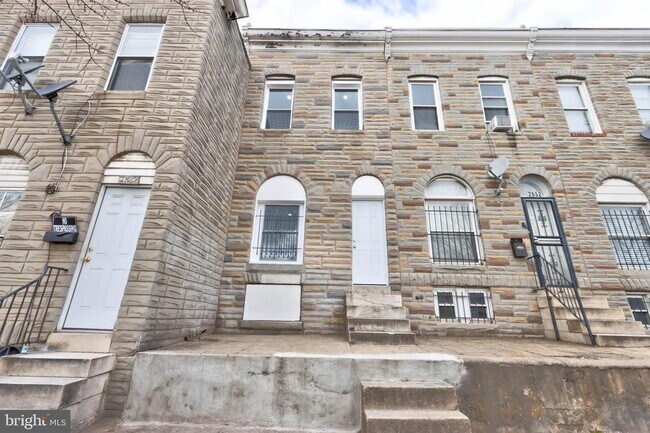 Building Photo - 2654 Wilkens Ave