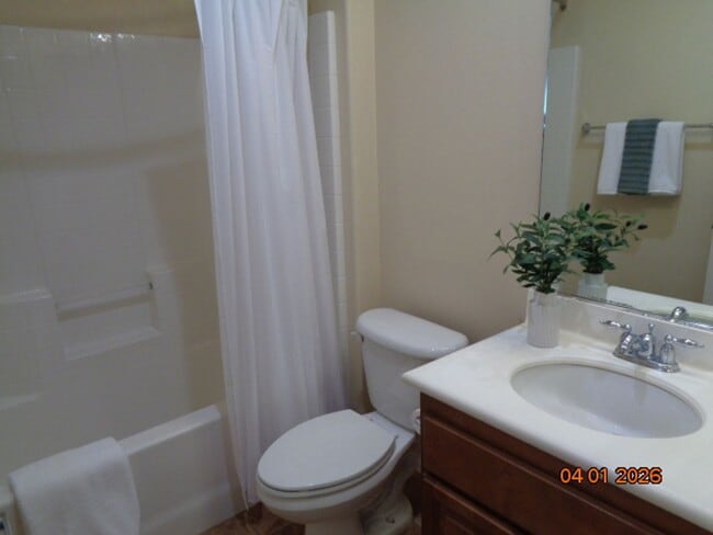 Building Photo - Spacious Quartz Hill 2 Story Home Offering 3663 sq. ft. and was Built in 2004