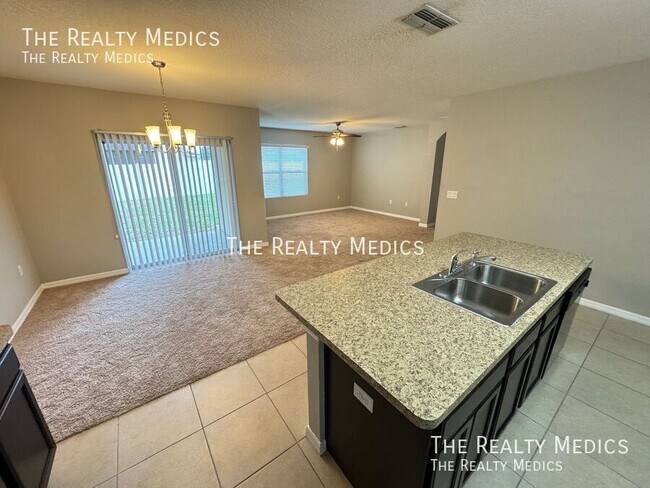 Building Photo - 1665 Laurel Oaks Dr