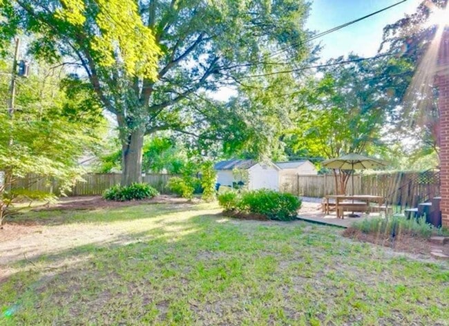 Building Photo - 3214 Devereaux Rd