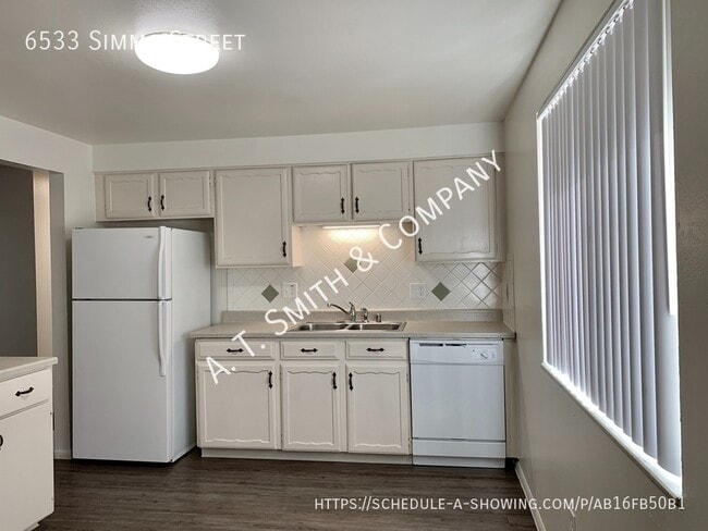 Building Photo - 6533 Simms St