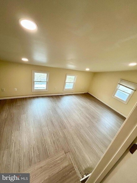 Building Photo - 34565 Main St