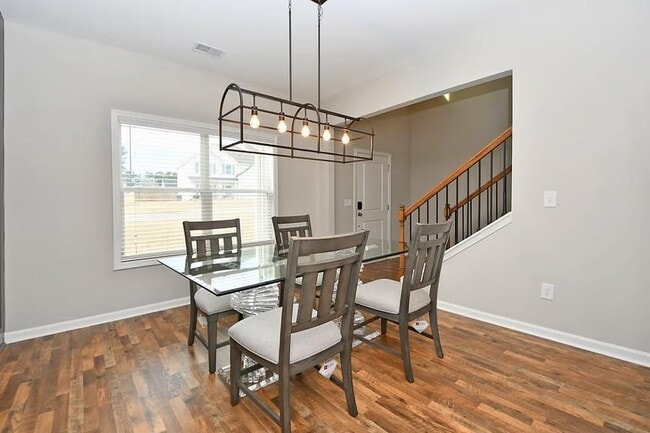 Building Photo - 208 Arrowwood Dr