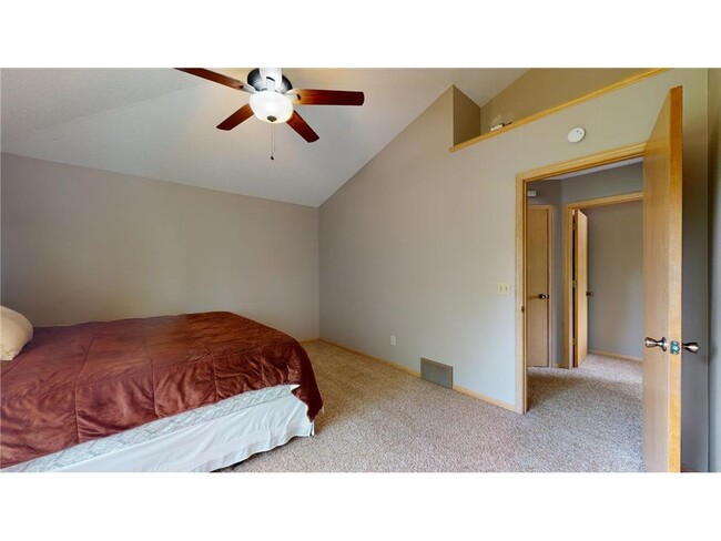 Building Photo - 2079 Woodbridge Way