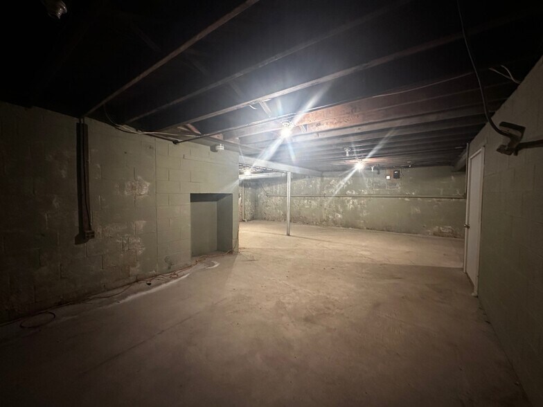 Building Photo - 1 High Acres Dr