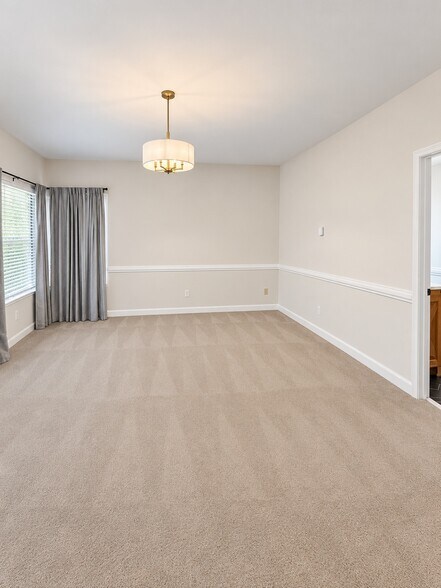 Building Photo - 933 S Woodstone Ln
