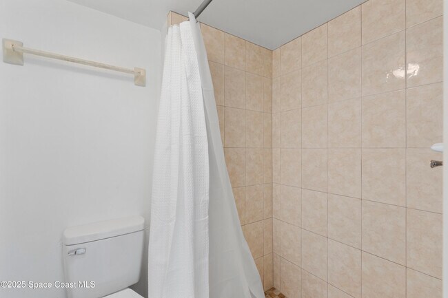 Building Photo - 1145 N Shannon Ave