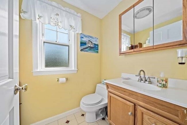 Building Photo - 51 Channing St