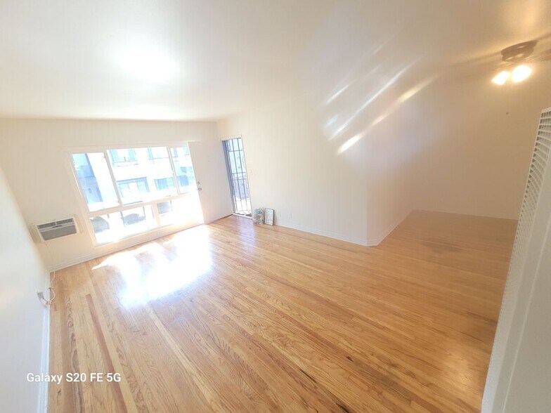 Building Photo - 4159 Somerset Dr