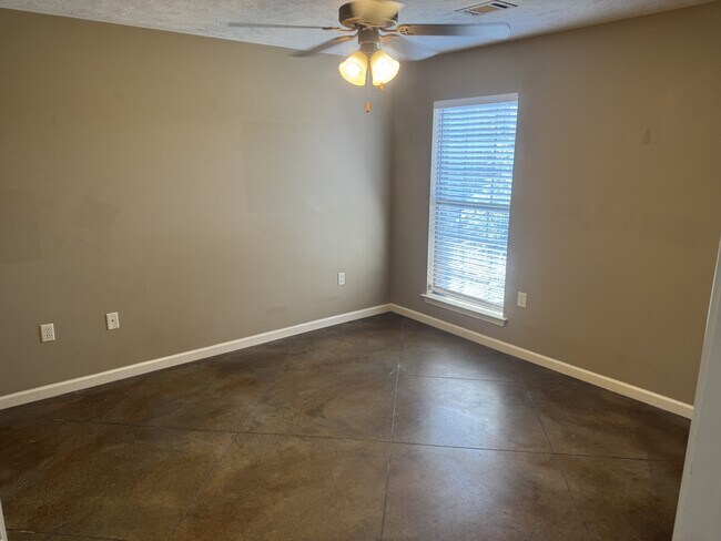 Building Photo - 2830 Longbow Ln