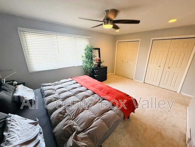 Building Photo - 21 E Appletree Ln