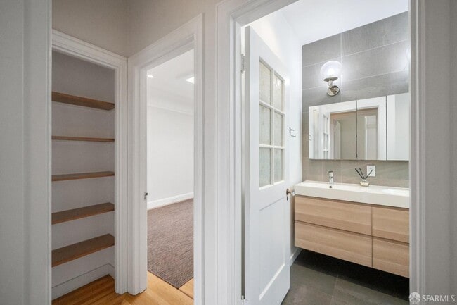 Building Photo - 363 Monticello St
