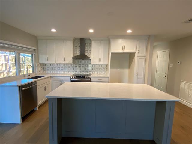 Building Photo - 2032 Kings Rd